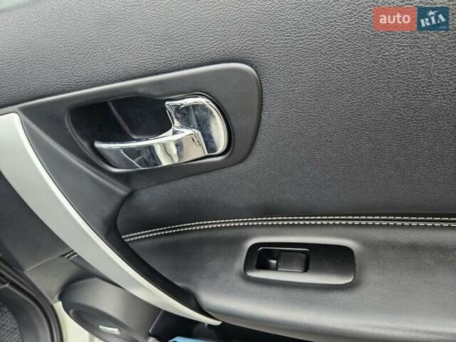 Білий Ніссан Кашкай 2, об'ємом двигуна 2 л та пробігом 187 тис. км за 10900 $, фото 70 на Automoto.ua