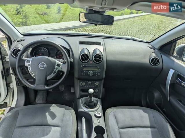Белый Ниссан Кашкай 2, объемом двигателя 2 л и пробегом 243 тыс. км за 10950 $, фото 13 на Automoto.ua