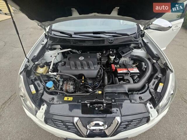 Білий Ніссан Кашкай 2, об'ємом двигуна 2 л та пробігом 187 тис. км за 10900 $, фото 94 на Automoto.ua