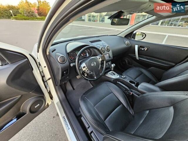 Белый Ниссан Кашкай 2, объемом двигателя 2 л и пробегом 187 тыс. км за 11300 $, фото 98 на Automoto.ua