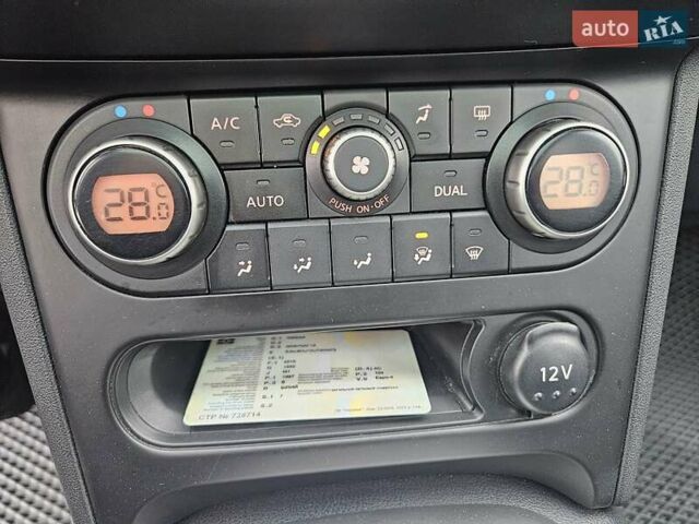 Білий Ніссан Кашкай 2, об'ємом двигуна 2 л та пробігом 187 тис. км за 10900 $, фото 92 на Automoto.ua