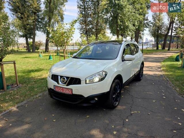 Белый Ниссан Кашкай 2, объемом двигателя 2 л и пробегом 240 тыс. км за 12750 $, фото 1 на Automoto.ua