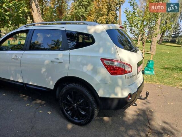 Белый Ниссан Кашкай 2, объемом двигателя 2 л и пробегом 240 тыс. км за 12750 $, фото 11 на Automoto.ua