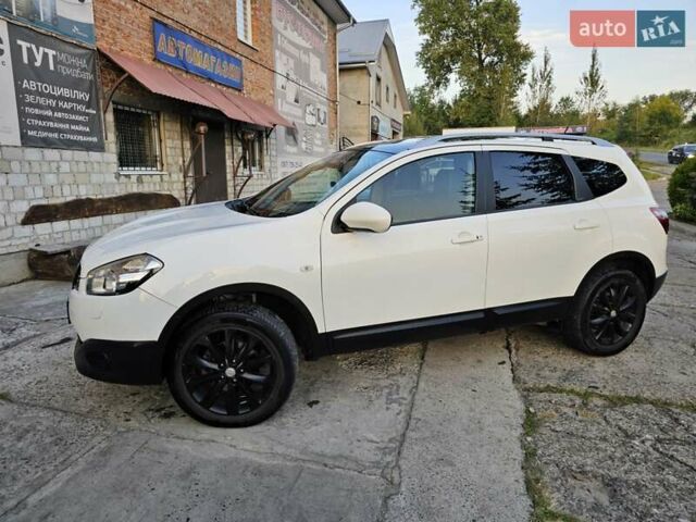 Белый Ниссан Кашкай 2, объемом двигателя 1.46 л и пробегом 266 тыс. км за 9800 $, фото 6 на Automoto.ua