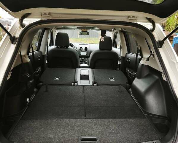 Белый Ниссан Кашкай 2, объемом двигателя 1.5 л и пробегом 298 тыс. км за 9800 $, фото 24 на Automoto.ua