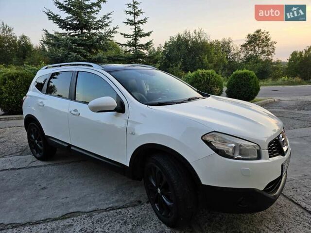 Белый Ниссан Кашкай 2, объемом двигателя 1.46 л и пробегом 266 тыс. км за 9800 $, фото 22 на Automoto.ua