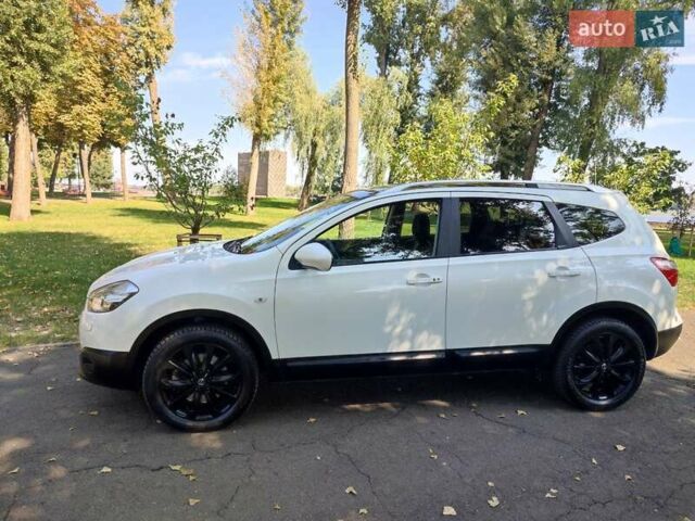 Белый Ниссан Кашкай 2, объемом двигателя 2 л и пробегом 240 тыс. км за 12750 $, фото 2 на Automoto.ua
