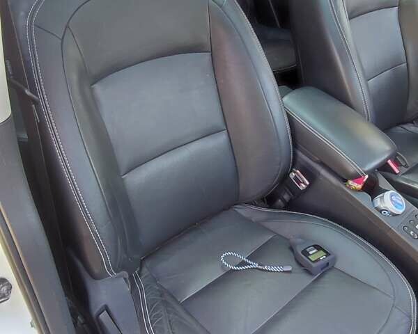 Белый Ниссан Кашкай 2, объемом двигателя 2 л и пробегом 240 тыс. км за 12750 $, фото 53 на Automoto.ua