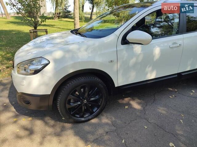 Белый Ниссан Кашкай 2, объемом двигателя 2 л и пробегом 240 тыс. км за 12750 $, фото 24 на Automoto.ua