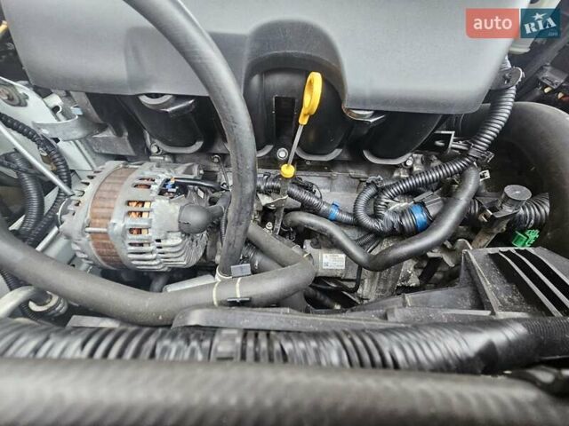 Білий Ніссан Кашкай 2, об'ємом двигуна 2 л та пробігом 187 тис. км за 10900 $, фото 96 на Automoto.ua