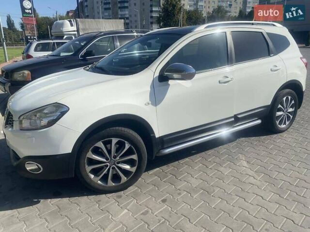 Белый Ниссан Кашкай 2, объемом двигателя 2 л и пробегом 280 тыс. км за 13900 $, фото 2 на Automoto.ua