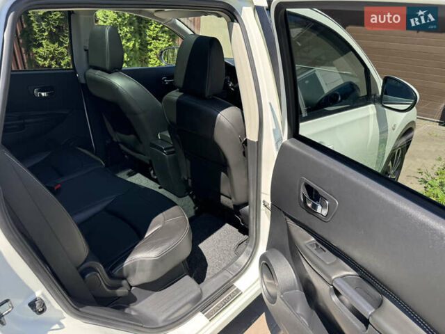 Білий Ніссан Кашкай 2, об'ємом двигуна 2 л та пробігом 220 тис. км за 14500 $, фото 53 на Automoto.ua