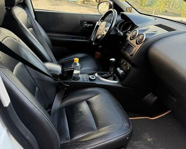 Ниссан Кашкай 2 2011 в Первомайск на Automoto.ua Белый Ниссан Кашкай 2, объемом двигателя 2 л и пробегом 216 тыс. км за 12500 $, фото 3 на Automoto.ua