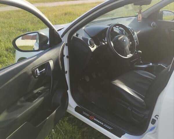 Білий Ніссан Кашкай 2, об'ємом двигуна 1.46 л та пробігом 202 тис. км за 12700 $, фото 20 на Automoto.ua