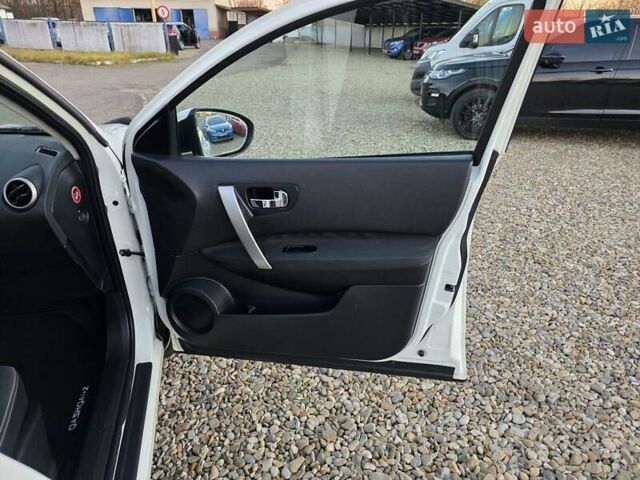 Белый Ниссан Кашкай 2, объемом двигателя 1.5 л и пробегом 227 тыс. км за 10400 $, фото 38 на Automoto.ua