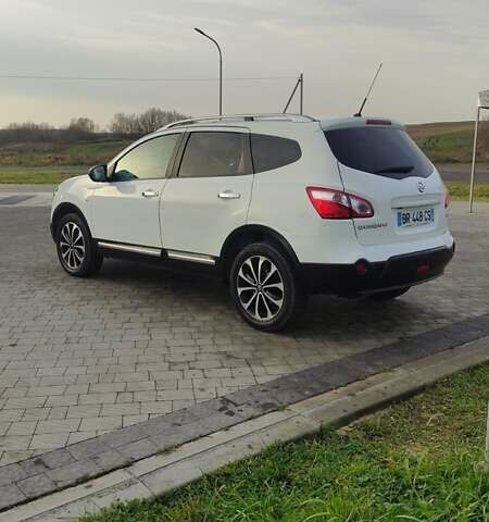 Белый Ниссан Кашкай 2, объемом двигателя 2 л и пробегом 268 тыс. км за 9600 $, фото 4 на Automoto.ua