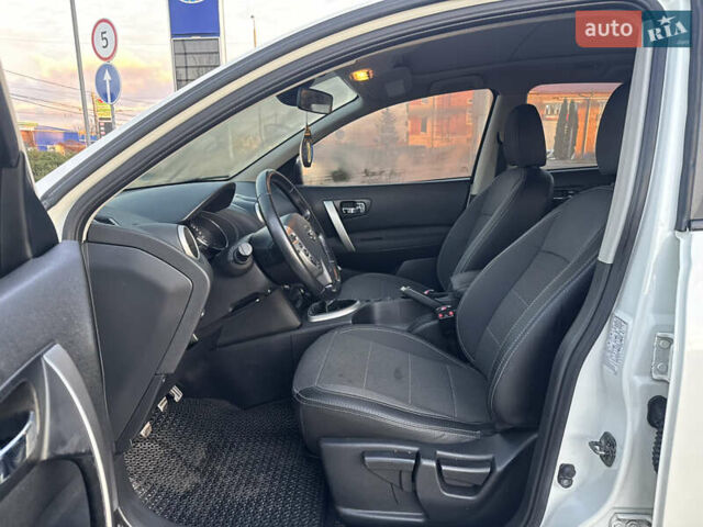 Белый Ниссан Кашкай 2, объемом двигателя 1.46 л и пробегом 213 тыс. км за 10600 $, фото 18 на Automoto.ua