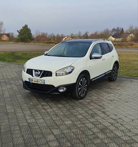 Белый Ниссан Кашкай 2, объемом двигателя 2 л и пробегом 268 тыс. км за 9950 $, фото 3 на Automoto.ua