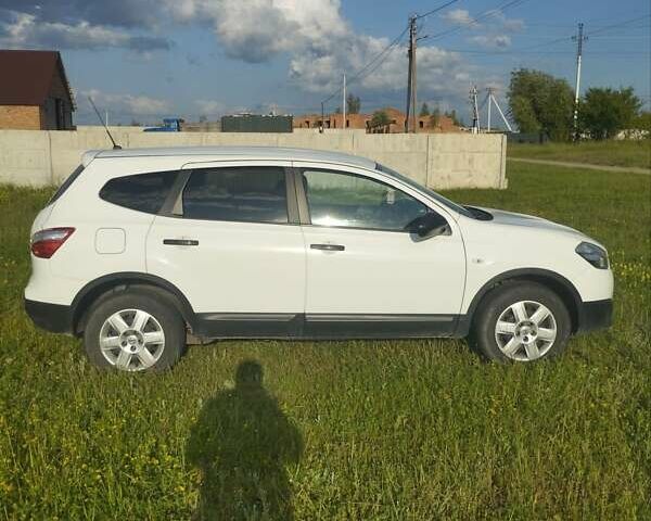Білий Ніссан Кашкай 2, об'ємом двигуна 1.46 л та пробігом 202 тис. км за 12700 $, фото 4 на Automoto.ua