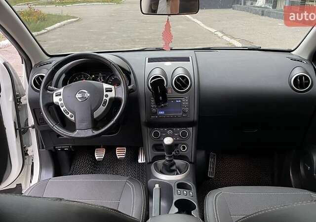 Білий Ніссан Кашкай 2, об'ємом двигуна 1.5 л та пробігом 211 тис. км за 12000 $, фото 15 на Automoto.ua