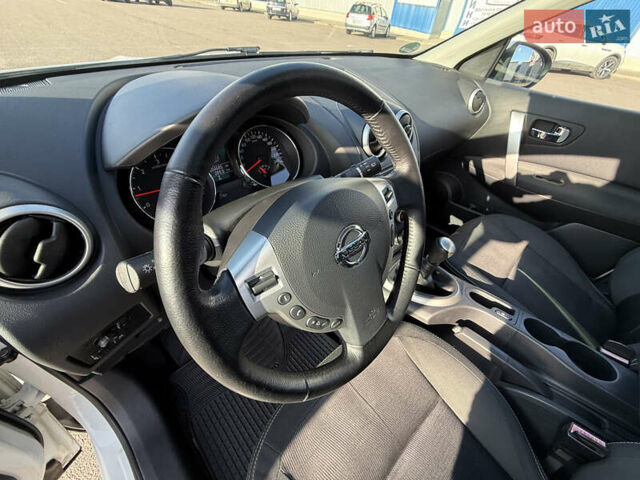 Білий Ніссан Кашкай 2, об'ємом двигуна 2 л та пробігом 204 тис. км за 11300 $, фото 28 на Automoto.ua