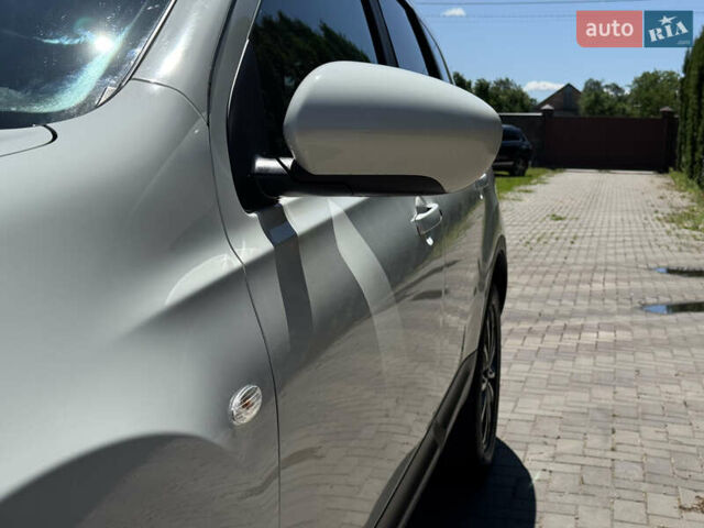 Білий Ніссан Кашкай 2, об'ємом двигуна 2 л та пробігом 220 тис. км за 14500 $, фото 14 на Automoto.ua