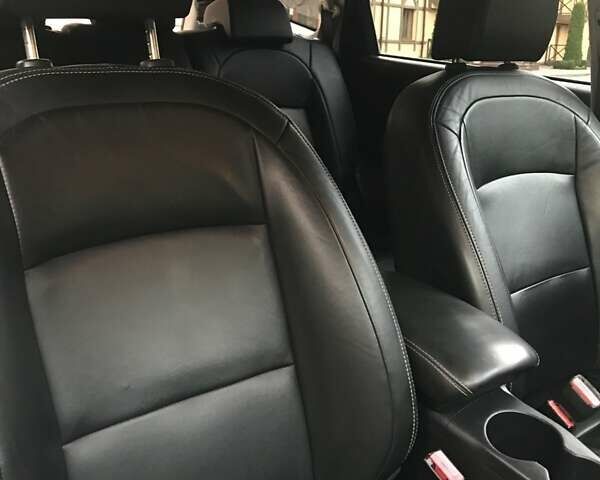 Белый Ниссан Кашкай 2, объемом двигателя 2 л и пробегом 184 тыс. км за 12600 $, фото 19 на Automoto.ua