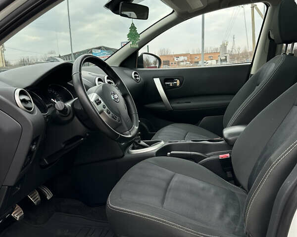 Белый Ниссан Кашкай 2, объемом двигателя 1.5 л и пробегом 192 тыс. км за 10950 $, фото 13 на Automoto.ua