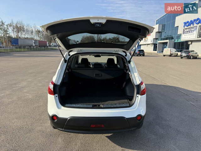Білий Ніссан Кашкай 2, об'ємом двигуна 2 л та пробігом 204 тис. км за 11300 $, фото 17 на Automoto.ua