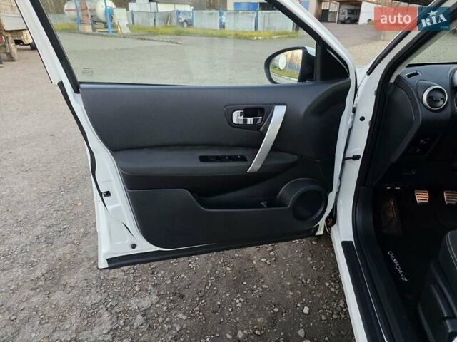 Белый Ниссан Кашкай 2, объемом двигателя 1.5 л и пробегом 227 тыс. км за 10400 $, фото 24 на Automoto.ua