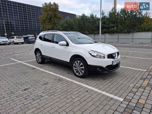 Белый Ниссан Кашкай 2, объемом двигателя 2 л и пробегом 217 тыс. км за 12900 $, фото 1 на Automoto.ua