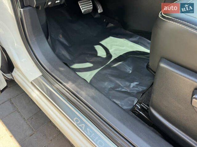 Білий Ніссан Кашкай 2, об'ємом двигуна 2 л та пробігом 220 тис. км за 14500 $, фото 48 на Automoto.ua
