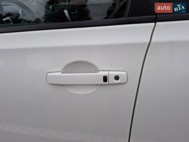 Ниссан Кашкай 2 2011 в Луцке на Automoto.ua Белый Ниссан Кашкай 2, объемом двигателя 2 л и пробегом 217 тыс. км за 13500 $, фото 15 на Automoto.ua