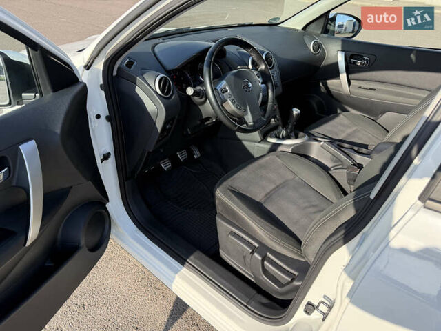 Білий Ніссан Кашкай 2, об'ємом двигуна 2 л та пробігом 204 тис. км за 11300 $, фото 11 на Automoto.ua