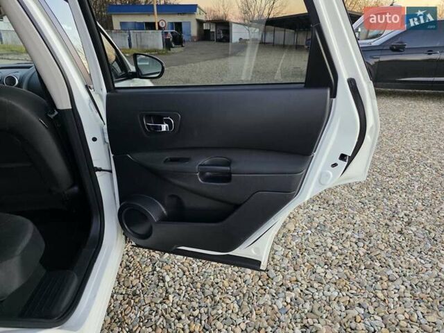 Белый Ниссан Кашкай 2, объемом двигателя 1.5 л и пробегом 227 тыс. км за 10400 $, фото 40 на Automoto.ua