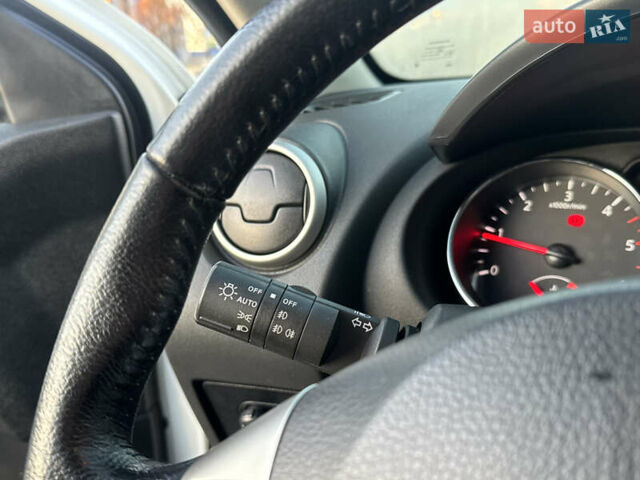 Белый Ниссан Кашкай 2, объемом двигателя 1.46 л и пробегом 213 тыс. км за 10600 $, фото 13 на Automoto.ua