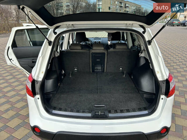 Білий Ніссан Кашкай 2, об'ємом двигуна 1.5 л та пробігом 240 тис. км за 10800 $, фото 15 на Automoto.ua