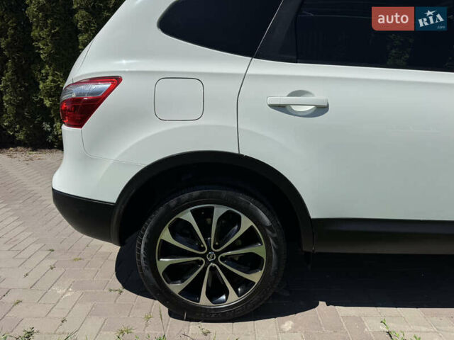 Білий Ніссан Кашкай 2, об'ємом двигуна 2 л та пробігом 220 тис. км за 14500 $, фото 37 на Automoto.ua