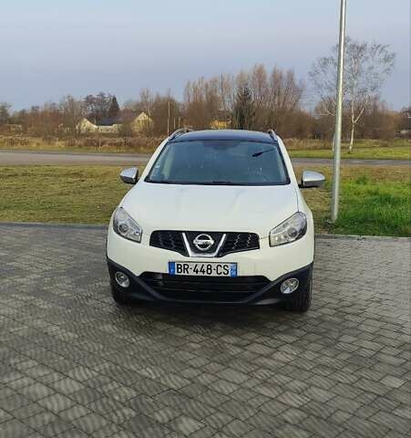 Белый Ниссан Кашкай 2, объемом двигателя 2 л и пробегом 268 тыс. км за 9950 $, фото 2 на Automoto.ua