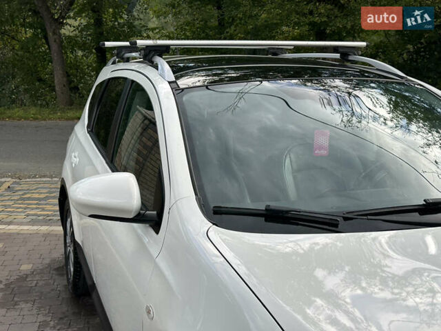 Білий Ніссан Кашкай 2, об'ємом двигуна 1.5 л та пробігом 238 тис. км за 10900 $, фото 30 на Automoto.ua