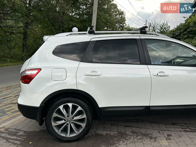 Білий Ніссан Кашкай 2, об'ємом двигуна 1.5 л та пробігом 238 тис. км за 10900 $, фото 49 на Automoto.ua