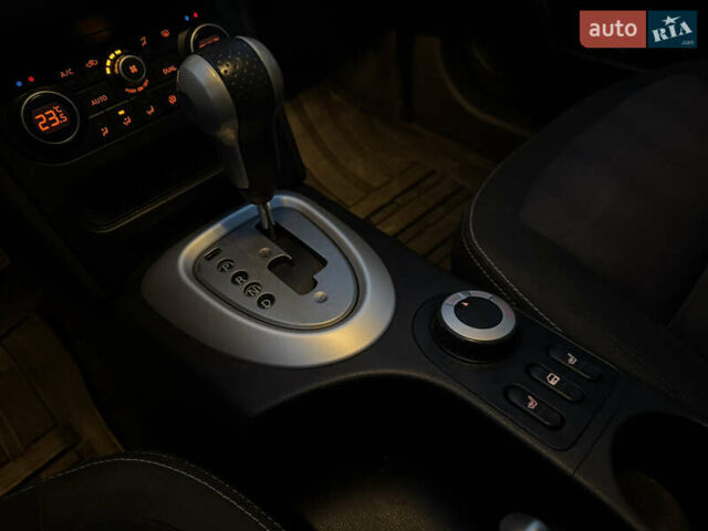 Белый Ниссан Кашкай 2, объемом двигателя 2 л и пробегом 208 тыс. км за 11800 $, фото 19 на Automoto.ua