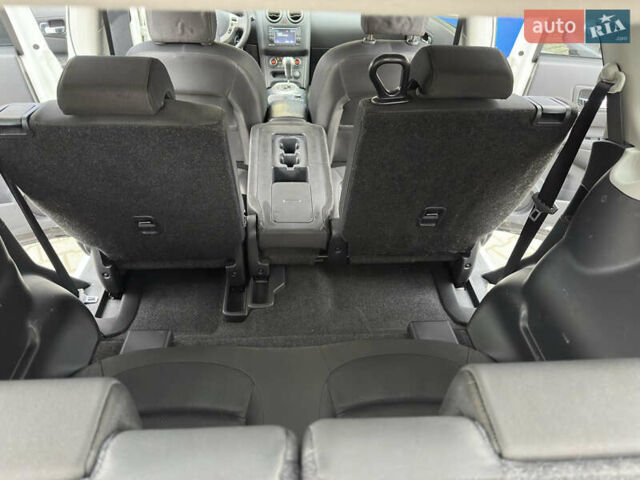 Белый Ниссан Кашкай 2, объемом двигателя 2 л и пробегом 139 тыс. км за 11200 $, фото 27 на Automoto.ua