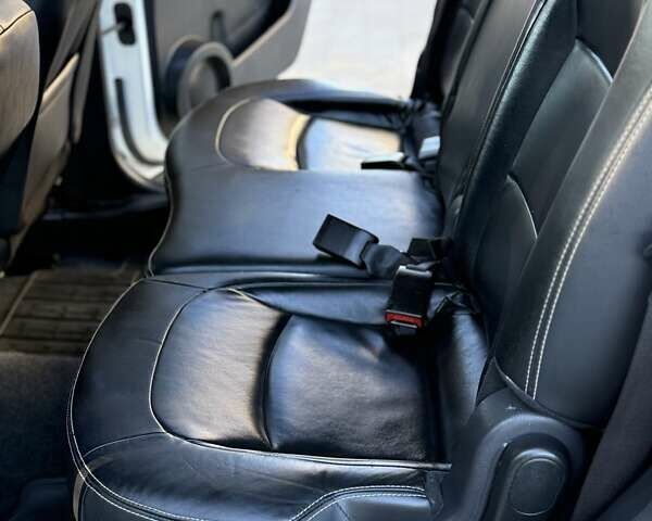Белый Ниссан Кашкай 2, объемом двигателя 2 л и пробегом 214 тыс. км за 12750 $, фото 43 на Automoto.ua