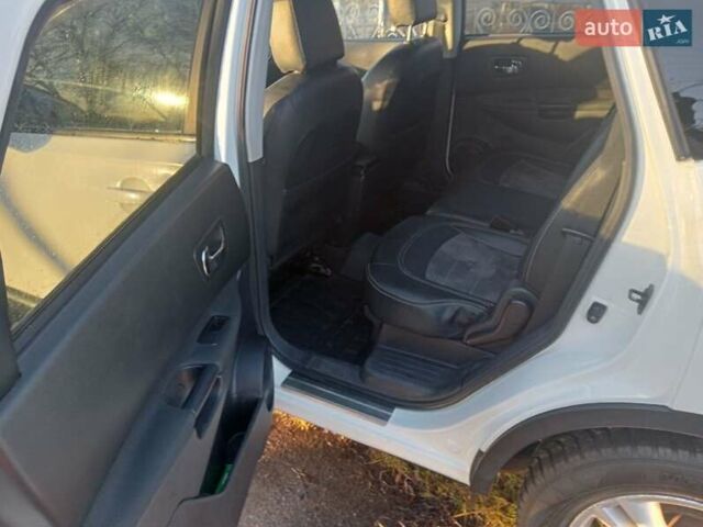 Белый Ниссан Кашкай 2, объемом двигателя 2 л и пробегом 190 тыс. км за 11500 $, фото 10 на Automoto.ua