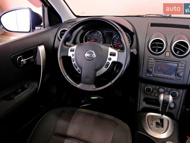 Белый Ниссан Кашкай 2, объемом двигателя 2 л и пробегом 120 тыс. км за 11900 $, фото 47 на Automoto.ua