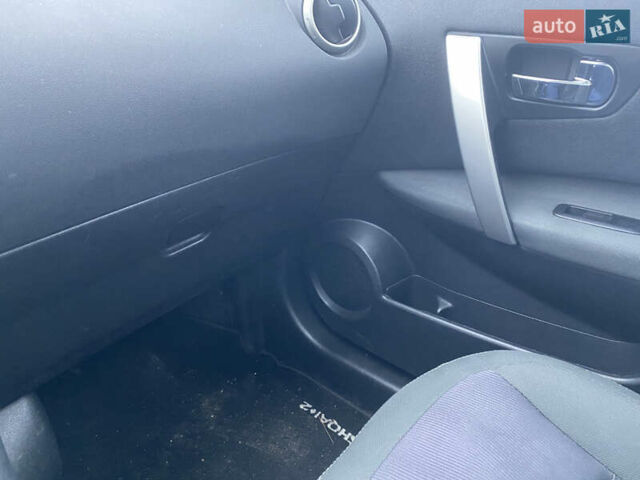 Белый Ниссан Кашкай 2, объемом двигателя 1.6 л и пробегом 264 тыс. км за 10750 $, фото 21 на Automoto.ua