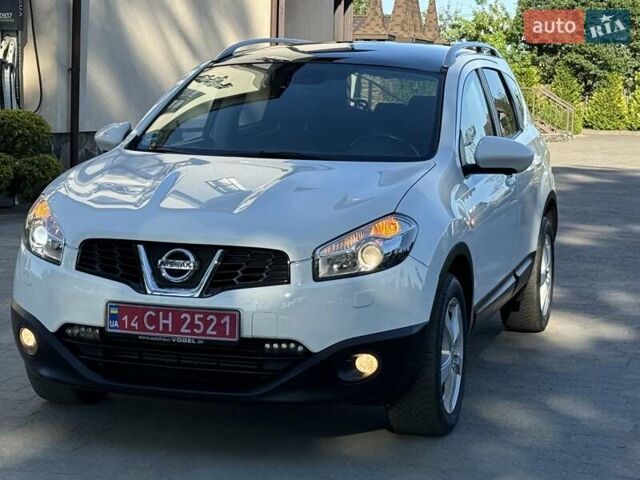 Белый Ниссан Кашкай 2, объемом двигателя 2 л и пробегом 214 тыс. км за 12750 $, фото 6 на Automoto.ua