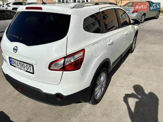 Білий Ніссан Кашкай 2, об'ємом двигуна 2 л та пробігом 137 тис. км за 14000 $, фото 4 на Automoto.ua
