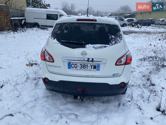 Белый Ниссан Кашкай 2, объемом двигателя 1.6 л и пробегом 264 тыс. км за 10750 $, фото 6 на Automoto.ua